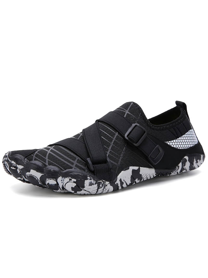Non-slip breathable aqua shoe with black design, ideal for swimming and fishing. Features synthetic upper and TPR outsole, model SF0480.